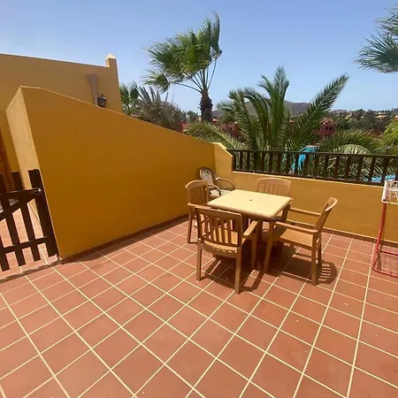 Apartment With Pool Apartment