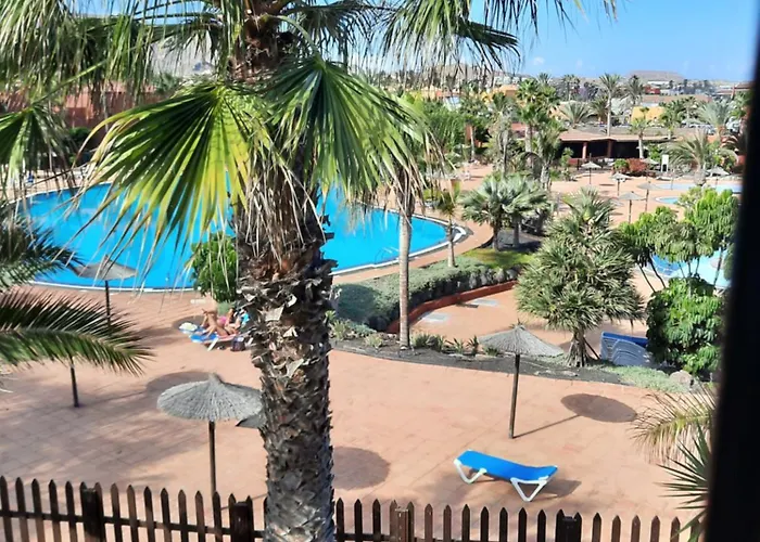 Apartment With Pool Apartamento *