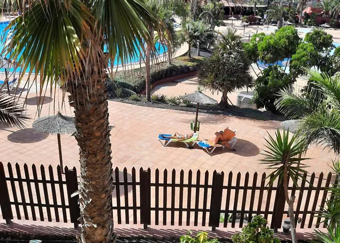 Apartment With Pool Apartamento *