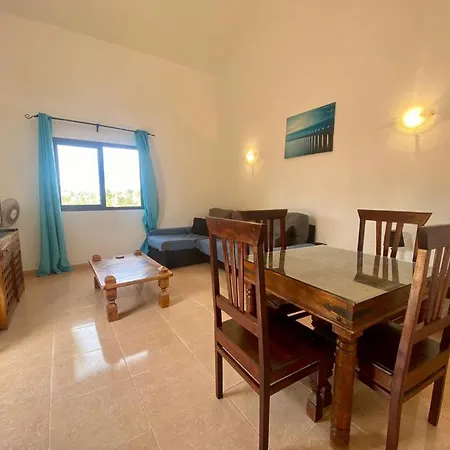 Apartment With Pool Apartament