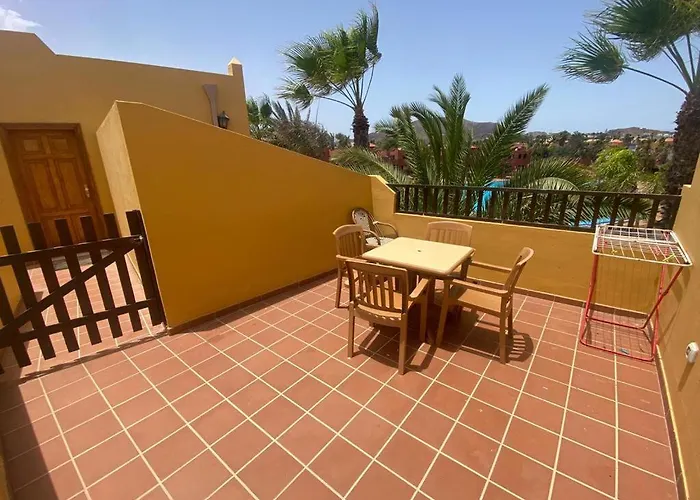 Apartment With Pool Appartement