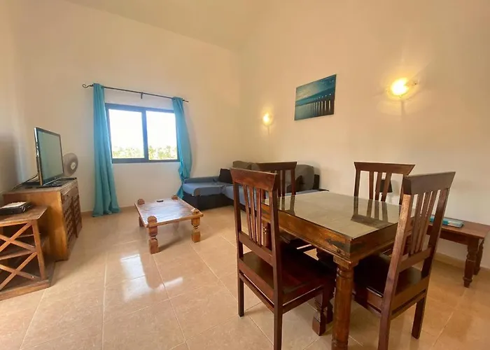 Apartment With Pool Appartement